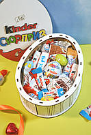 Подарочный набор бокс сладостей Киндер в деревянной коробке Kinder