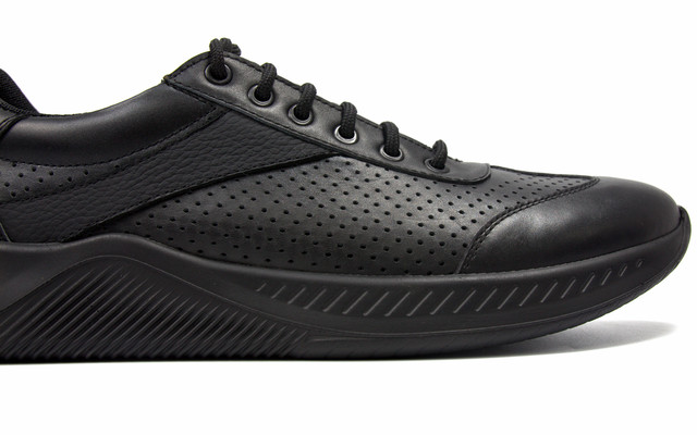 Облегченные летние кожаные мужские кроссовки обувь больших размеров Rosso Avangard DolGa Run All Black Perf BS