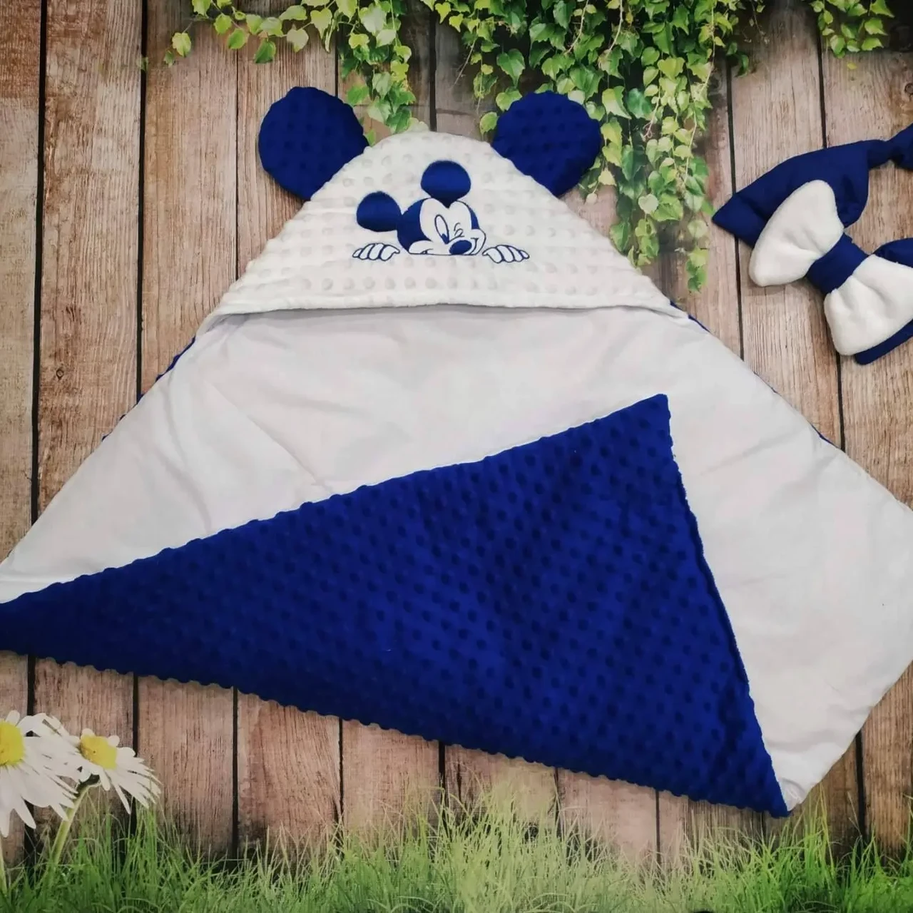Конверт одеяло на выписку для мальчика Микки плюшевый с вышивкой, синий - фото 2 - id-p1635367648