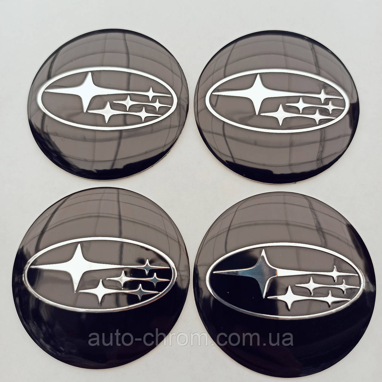 Наклейка опукла на ковпачок диска Subaru 56 мм чорна, фото 1