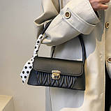 Модна жіноча сумочка багет з короткою ручкою та хусткою, фото 3