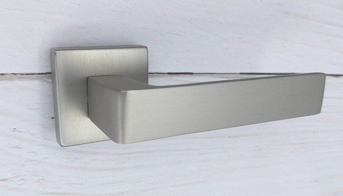 Ручка на квадратній розетці алюміній TRION FLASH AL-49 MSN