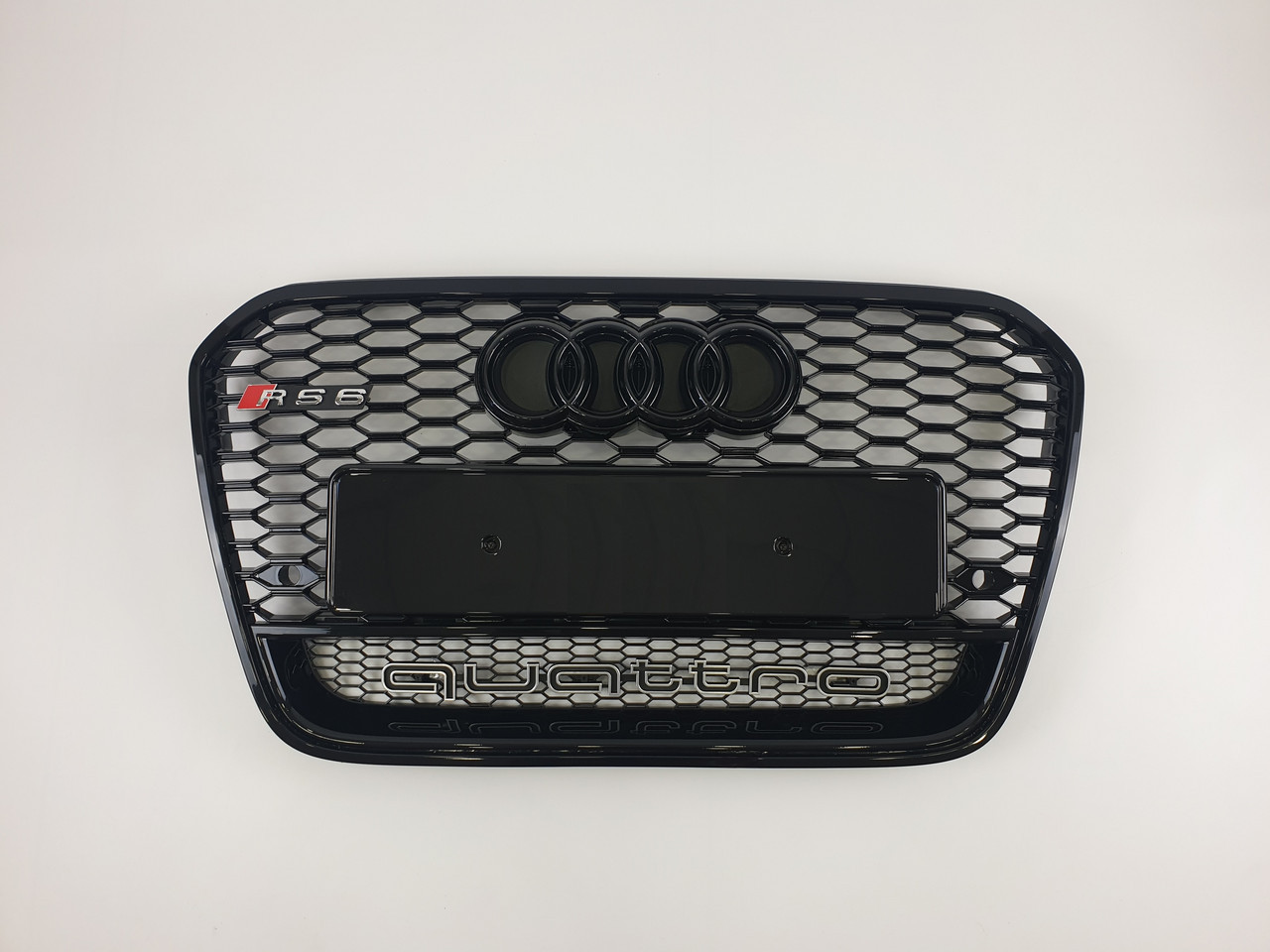 Решетка радиатора Audi A6 2014-2018год Черная Quattro (в стиле RS) - фото 1 - id-p1465098425