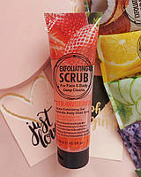 Гель - скраб для обличчя і тіла Exfoliating Wokali Scrub Strawberry, 320 ml.