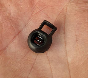 Фіксатор для шнура бочечка колір чорний під шнур 6-7 мм