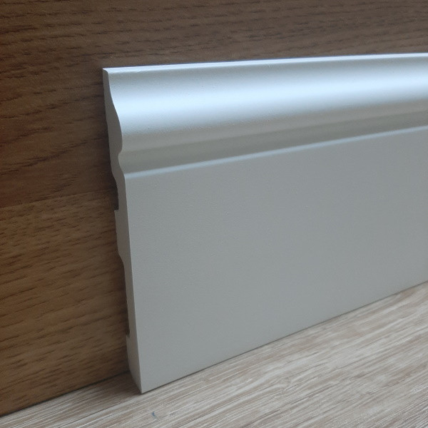 Класичний плінтус з поліуретану грунтоване під фарбування 15х120, довжина 2,0