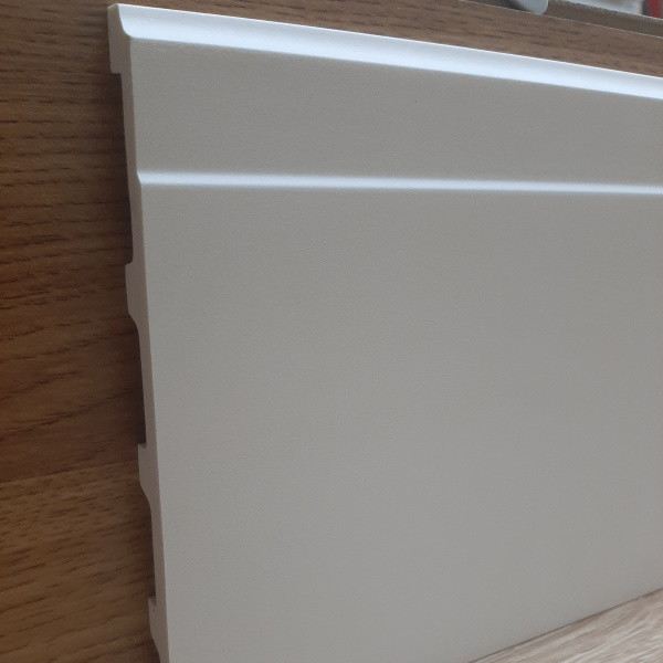 Інтер'єрний підлоговий плінтус грунтоване під фарбування 18х175, довжина 2,0