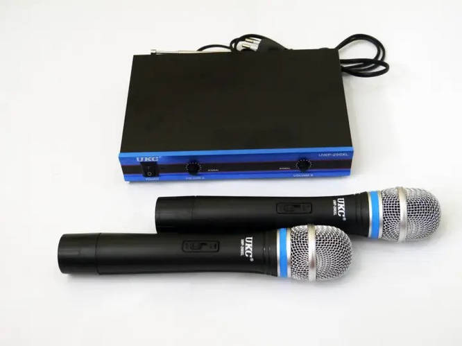 Профессиональная вокальная радиосистема UKC UWP-200-2 с двумя ...