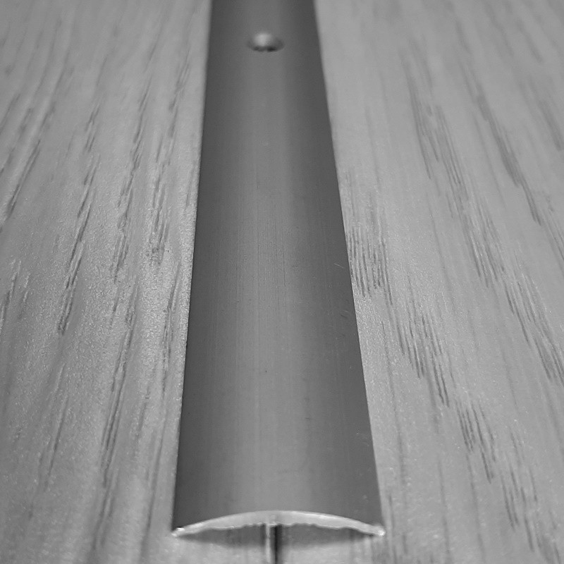 Узкий алюминиевый порог напольный для линолеума ширина 20 мм, длина 90 .