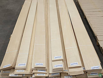 Шпон із деревини Ясен Білий Європейський — 0,6 мм I сорт — довжина від 2,1 до 3.80 м/ширина від 10 см + (екстра)