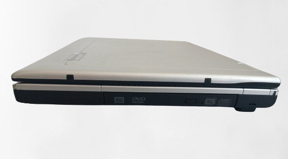 Ноутбук Schneider 8050Q Celeron M370/RAM 2 Gb/Без HDD/Intel Mobile 915 GM/15.4'/black-silver - фото 5 - id-p1637515833