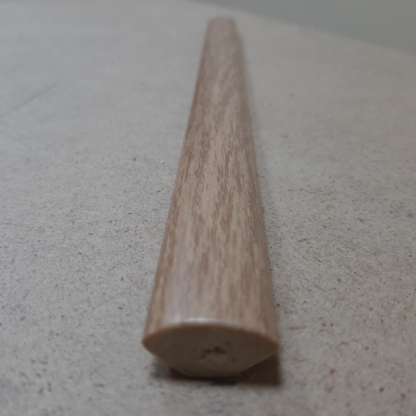 Округлий внутрішній кут з спіненого ПВХ 10 мм х 10 мм, 2,7 м Дуб