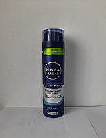 Гель для гоління чоловічий Nivea Protect&Care 200 мл. (Нивея Захист)