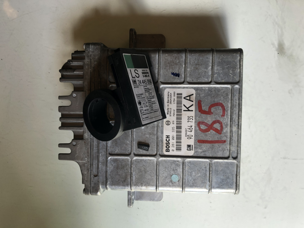 Блок керування двигуном EBOpel Vectra B 2.0DTI 904635 0081001335 No 185