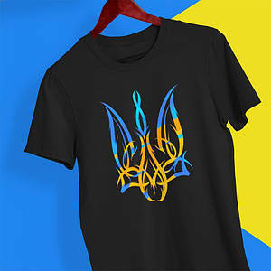 Чорна футболка з українським каліграфічним гербом версія 3