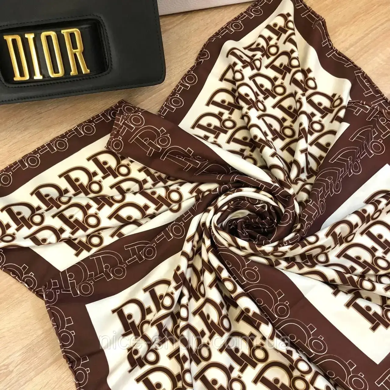 Хустка D.i.o.r. шовкова з ручною підшивкою, коричневий