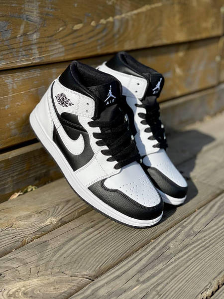 Air jordan retro 1 white on sale and black