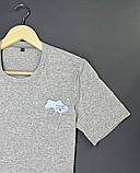 Сіра повсякденна красива футболка чоловіча з принтом для повсякденного носіння, фото 3