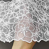 Ажурне мереживо вишивка на сітці: білого кольору сітка, білого кольору нитка, ширина 20 см, фото 9