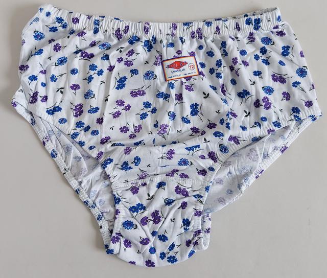 фотографія жіночі труси великого розміру