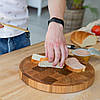 Кухонна торцева обробна дошка кругла дуб ясень д30 см велика на силіконових ніжках BeWoody, фото 4