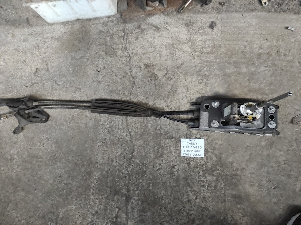 No19 Б/у Куліса КПП/тяги куліси 1T0711266P для VW Caddy 2004-