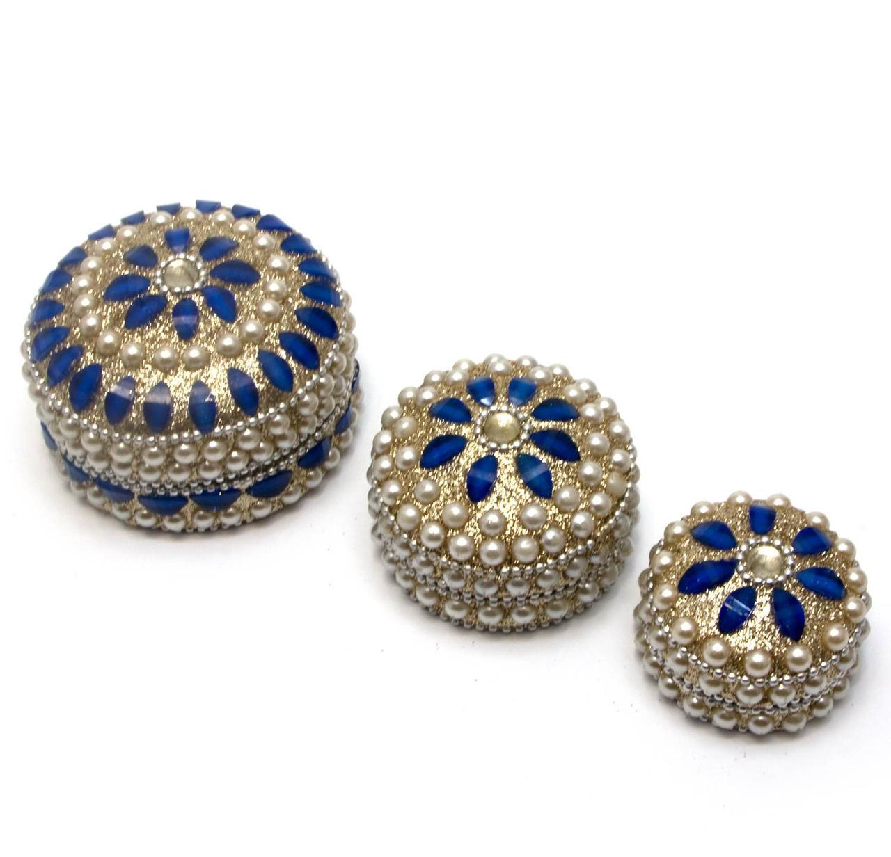 Набір з трьох скриньок прикрашених перлами і вставками синього кольору