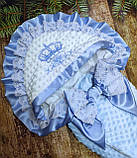 Нарядний плюшевий зимовий конверт на виписку, вишивка мережива рюші, білий + блакитний, фото 2