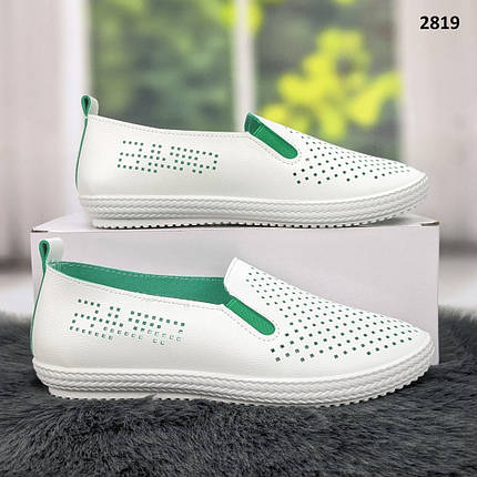 Мокасини жіночі білі з зеленим перфоровані LQD, фото 1