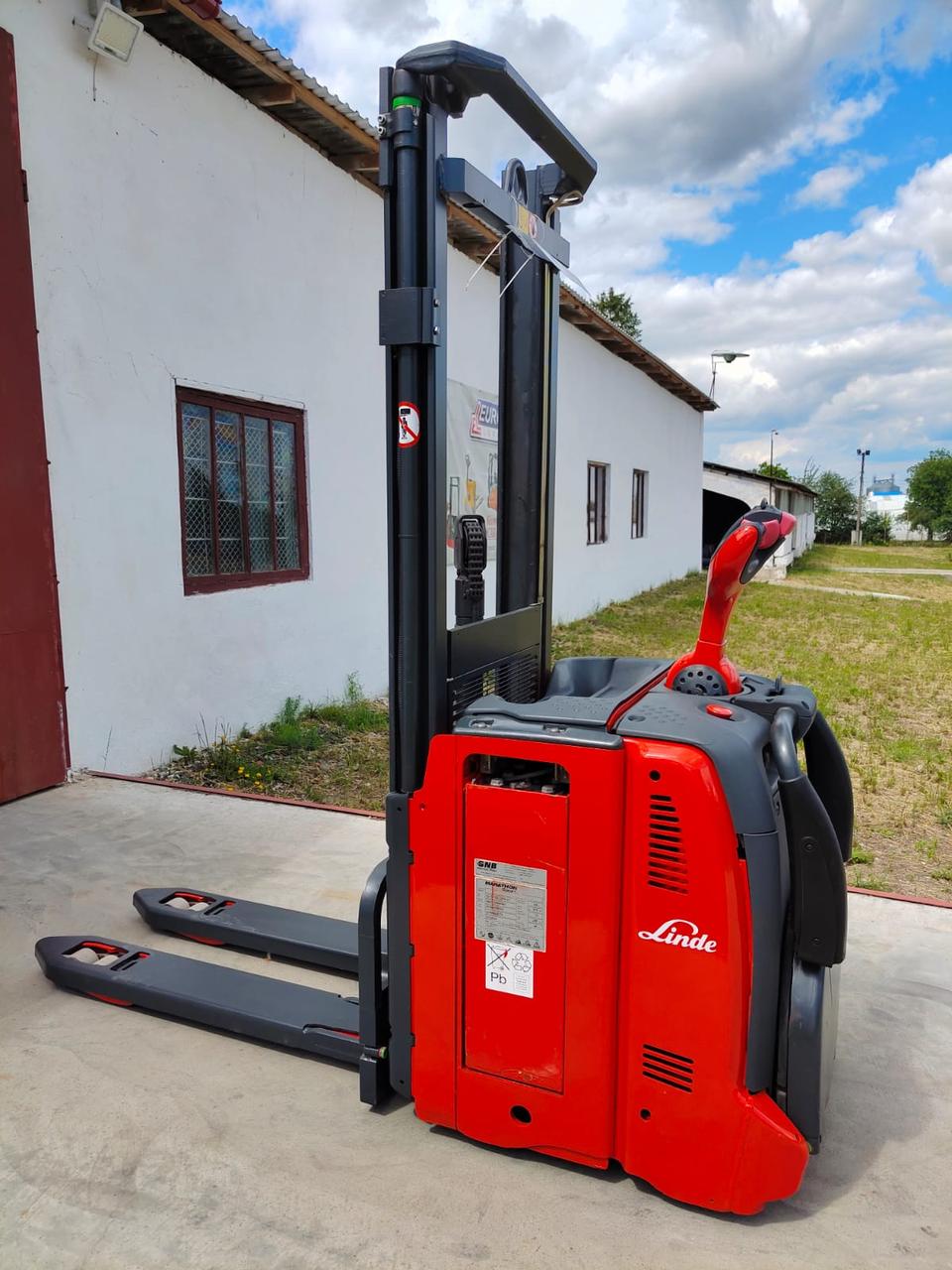 Штабелер Електро Навантажувач електричний №669 Linde L12AP 330м