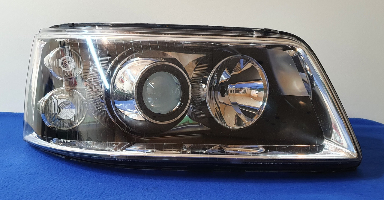Встановлення Bi — Led лінз у фари Volkswagen Multivan T5 2003 — 2009