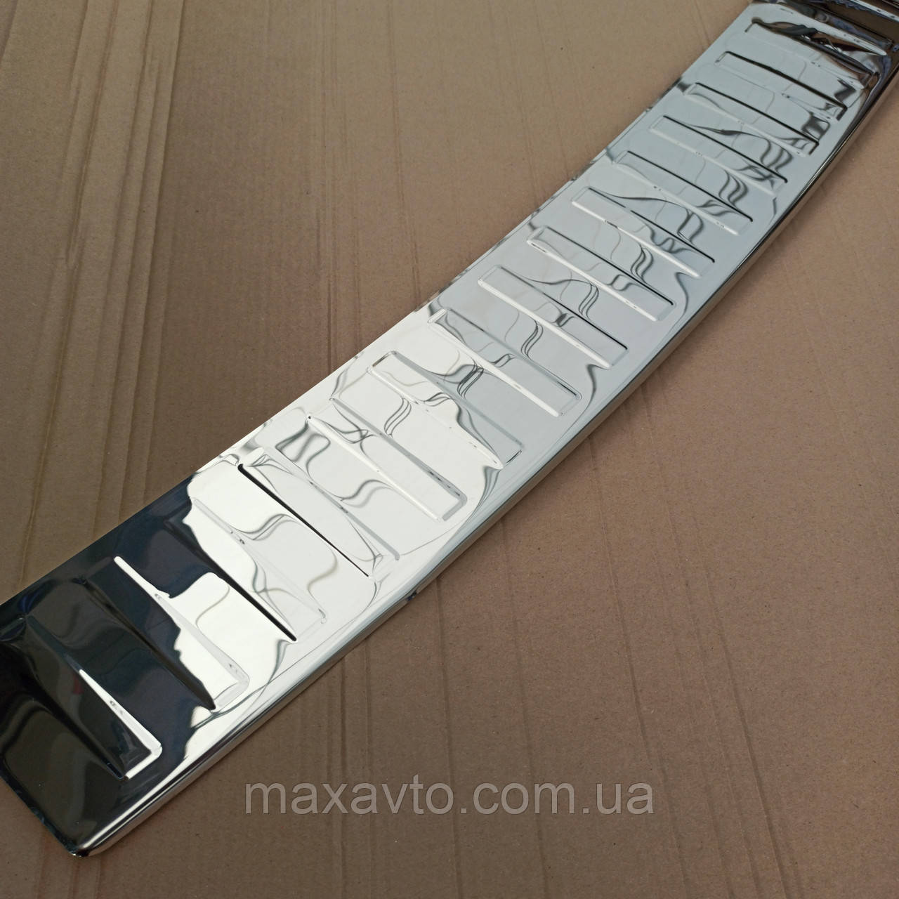 Накладка на задній бампер для Ford Kuga 2008-2012, фото 1