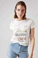 Біла жіноча футболка Defacto/Дефакто зі сріблясто-золотисто-бронзовим принтом