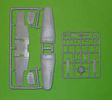 Пластикова модель 1/72 A-model 72195 радянський літак ЯК-18 лижна версія, фото 3