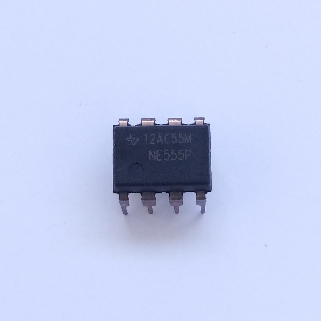 Таймер NE555 від компанії Texas Instruments
