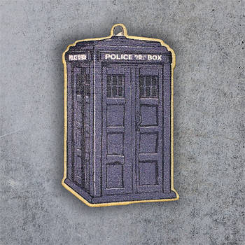 "Телефонна будка Тардіс (Доктор Хто)" брошка дерев'яна з уф-друком