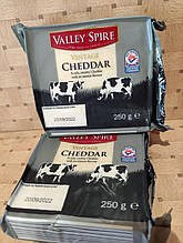 Сир Cheddar Valley Spire 250g (Польща) - 140 грн