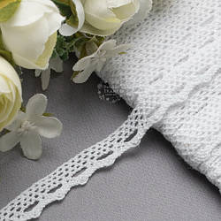 Бавовняне мереживо білого кольору шириною 1 см, метражем