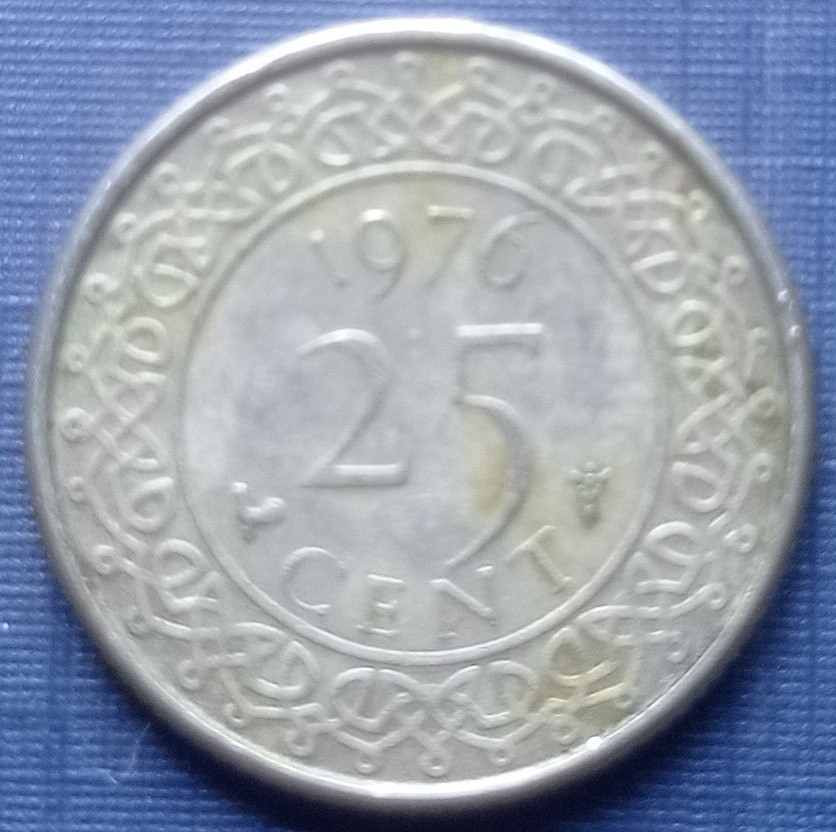 Монета 25 центов Суринам 1979 1976 две даты цена за 1 монету - фото 3 - id-p360409163
