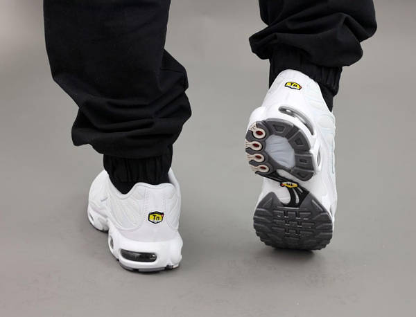 Adidas falcon blanche homme sales