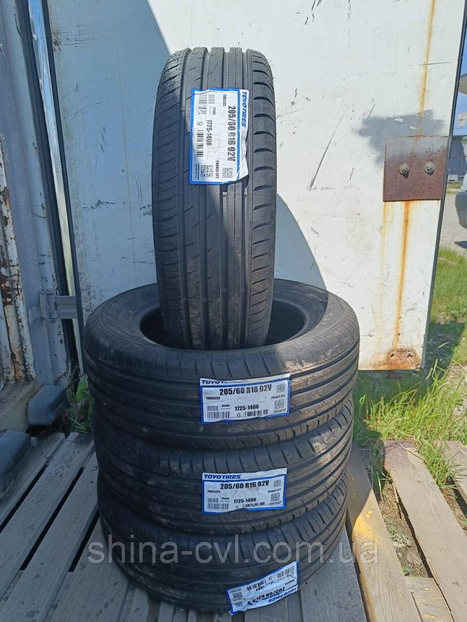 Літні шини 205/60 R16 92V TOYO PROXES CF2