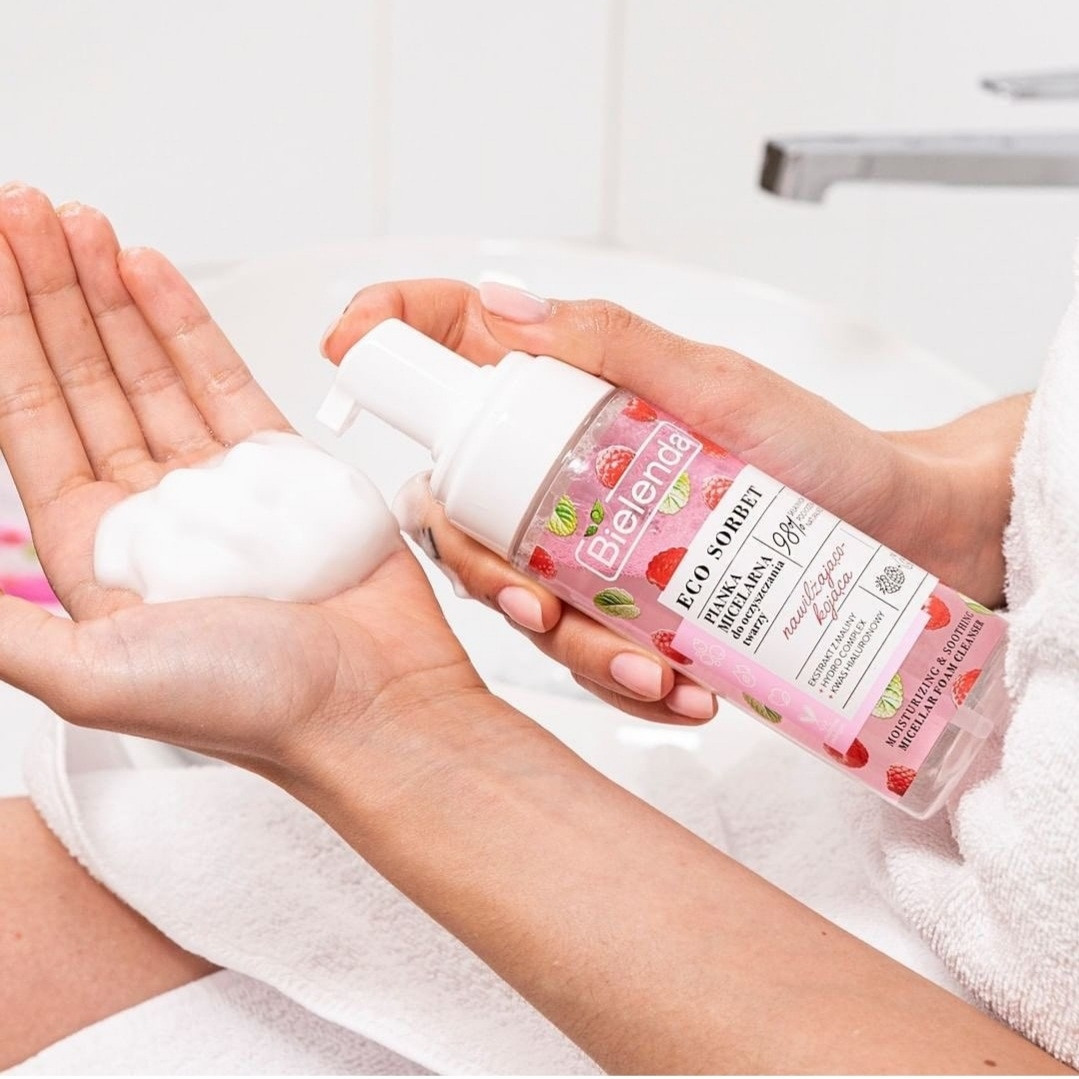 Пінка для обличчя з екстрактом малини Bielenda Eco Sorbet Moisturizing&Soothing Face Wash Foam 150мл