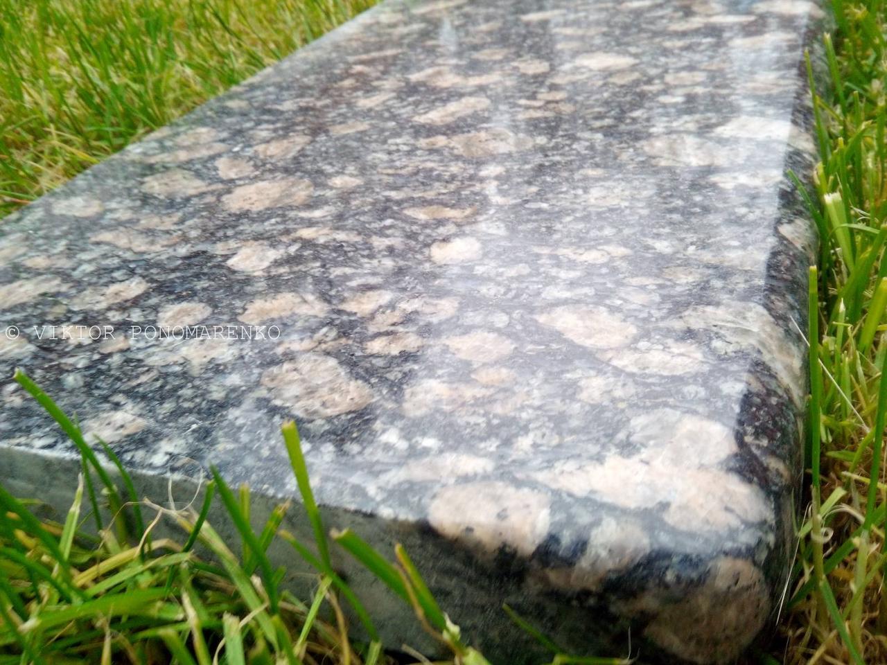 Подоконники, отливы из гранита Корнинский; внутренние и наружные гранитные подоконники из камня гранита - фото 2 - id-p1212877275