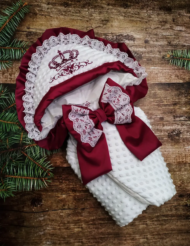 Ошатний плюшевий зимовий конверт на виписку, вишивка мережива рюші, білий з червоним