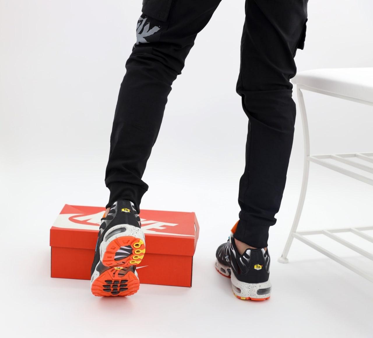Nike air hotsell max joggers black
