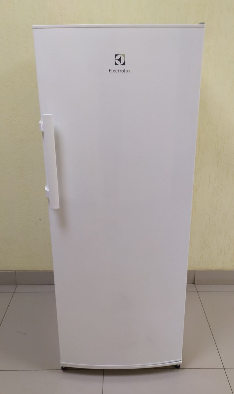 Нова фірмова морозильна камера 220 л Electrolux EUF2241AOW з Німеччини з гарантією