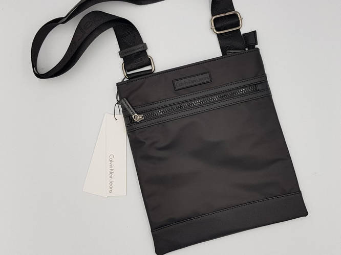 Сумка Calvin Klein тонка з синтетичного водовідштовхувача матеріал ...