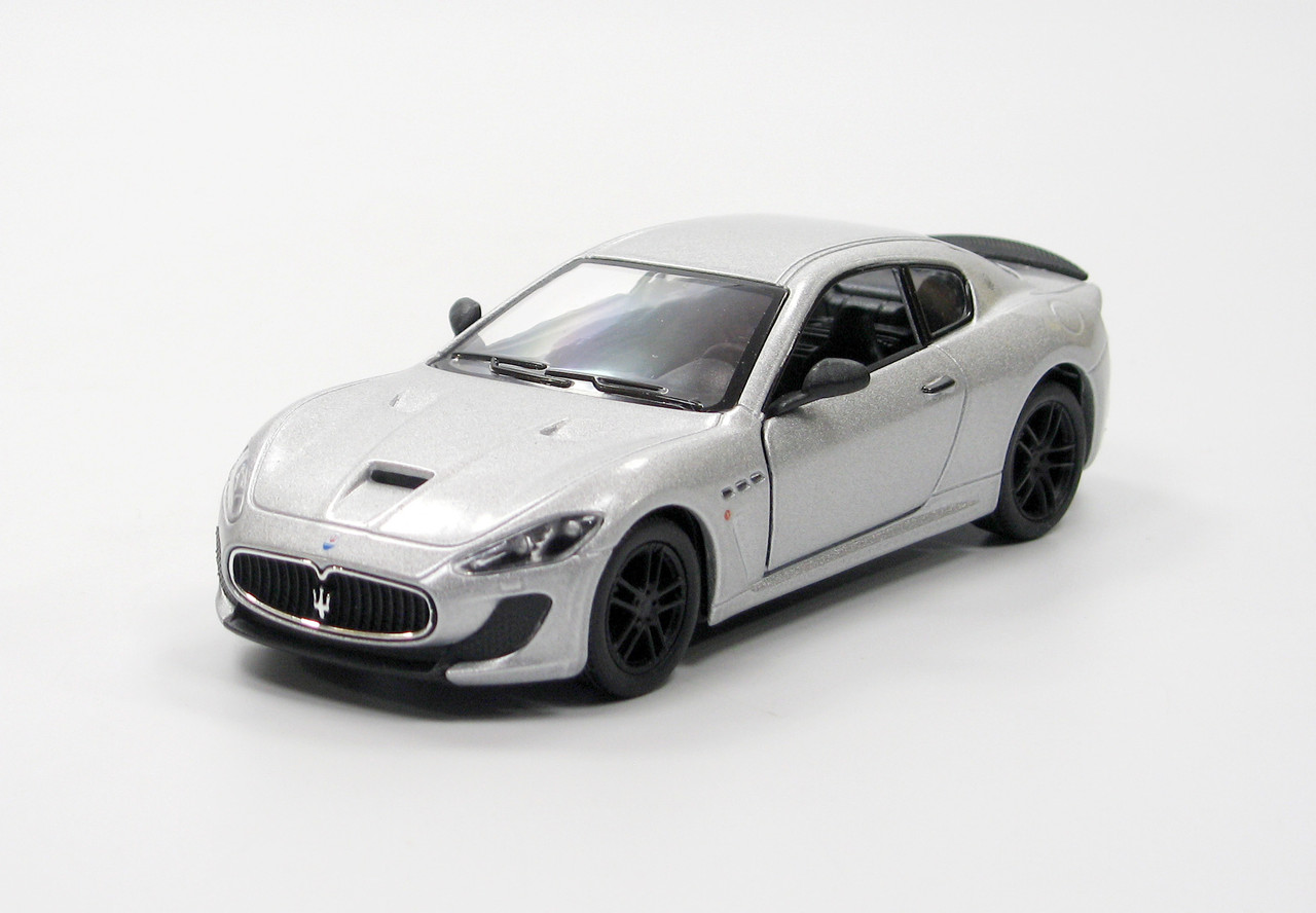 Машинка KINSMART металлическая KT5395W MASERATI GranTurismo MC Stradale 2016