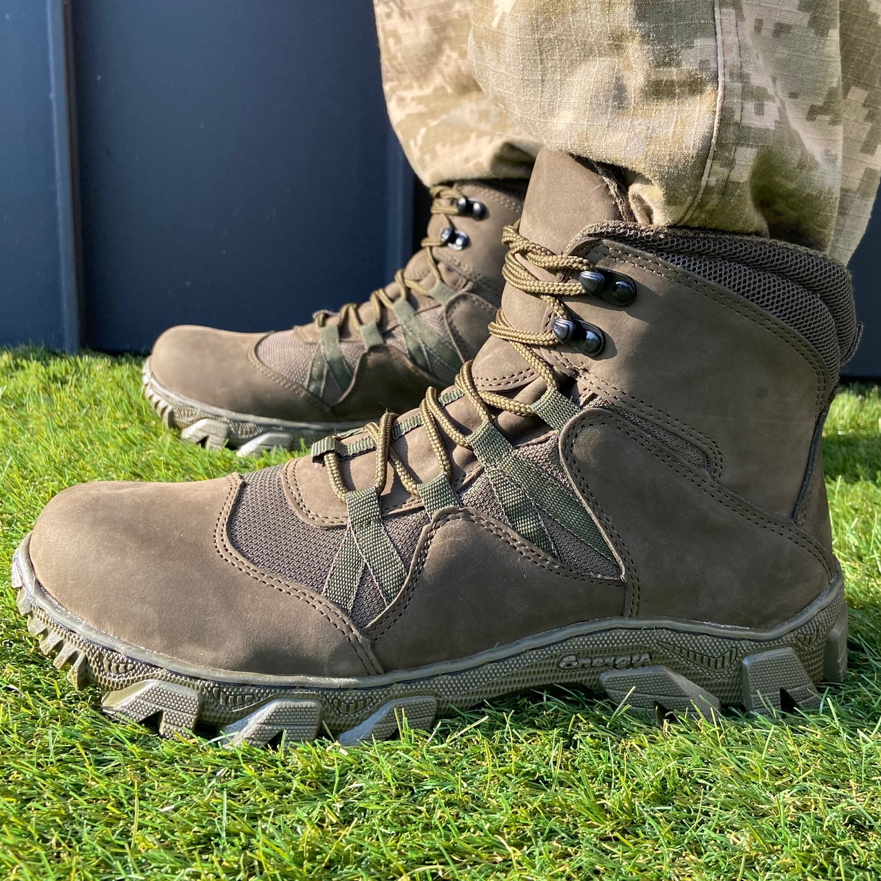 Чоловічі тактичні кросівки з натуральної шкіри