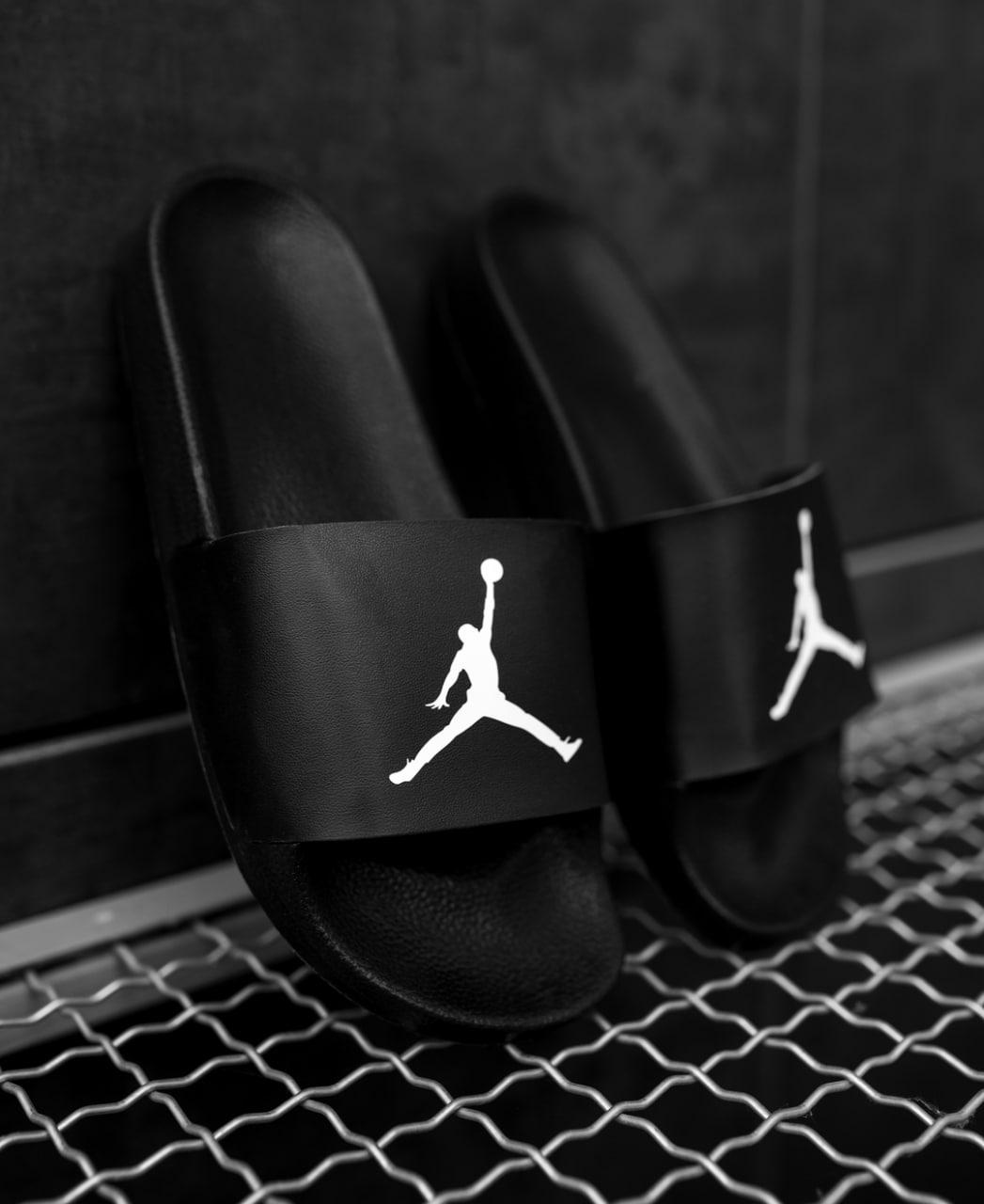 Тапочки чоловічі чорні Nike Jordan (0578) 42